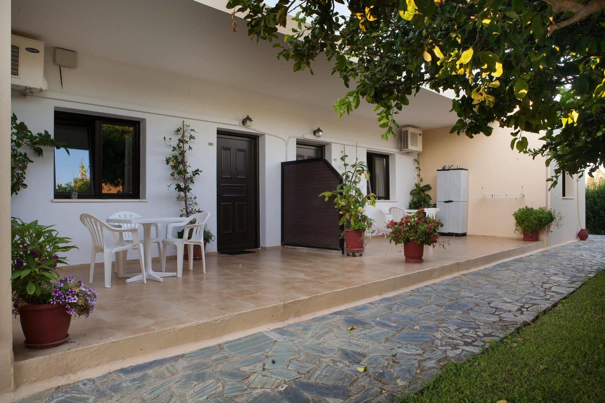 Studios Kydonia Gerani  Extérieur photo